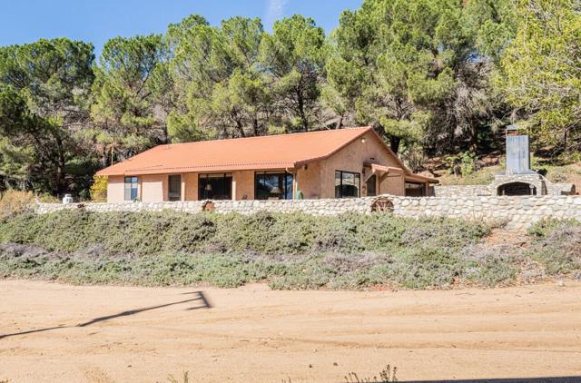 33900 Fabry Road, Soledad CA: https://media.crmls.org/mediaz/03fc95d8-1869-4364-9772-0239781053d7.jpg