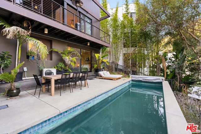 2020 Wattles Drive, Los Angeles CA: https://media.crmls.org/mediaz/03fca148-9825-4da5-9ab6-41cc349be69f.jpg