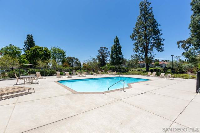 12270 Corte Sabio, San Diego CA: https://media.crmls.org/mediaz/03fcbe73-574c-4993-83f3-20ab0a3aa7e0.jpg