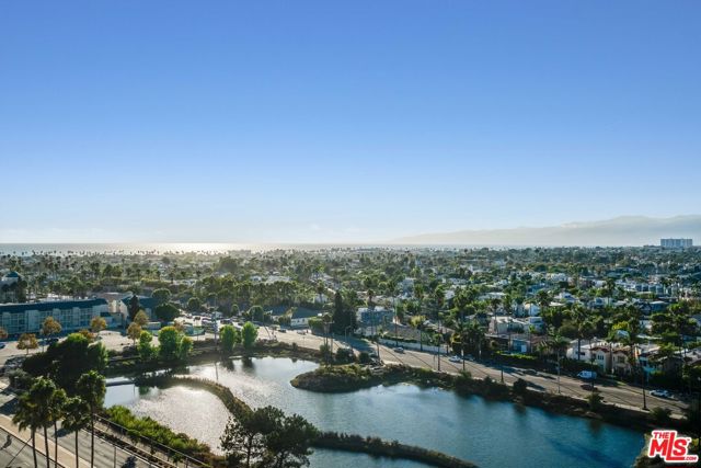 4316 Marina City Drive, Marina del Rey CA: https://media.crmls.org/mediaz/03fcfb05-18a5-4206-94c0-9cb77c2f1e82.jpg
