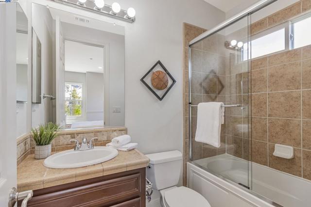 548 Wycombe Ct, San Ramon CA: https://media.crmls.org/mediaz/03fdb299-91a7-4cb3-8be8-4a32f47d0065.jpg