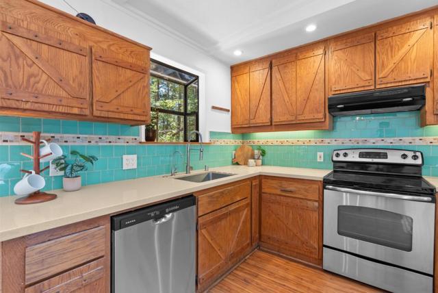 11660 Edgewood Drive, Felton CA: https://media.crmls.org/mediaz/03fe5391-155f-4920-8ac0-7ec2b8b98988.jpg