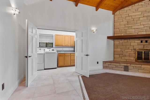 11580 Manzanita Rd, Lakeside CA: https://media.crmls.org/mediaz/03ff062d-a215-44d9-a8cb-b57f457daab6.jpg