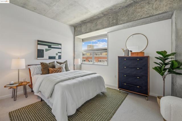 428 Alice Street, Oakland CA: https://media.crmls.org/mediaz/04008c02-2293-4f20-8234-7130c05e87a2.jpg