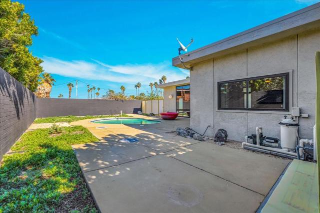 130 W Racquet Club Road #511, Palm Springs, CA 92262