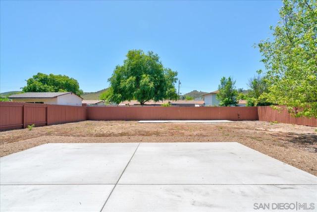 14543 Kittery St, Poway CA: https://media.crmls.org/mediaz/04033717-d811-4d44-bf59-91a0c739352c.jpg
