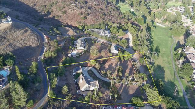 2543 Daisy Ln, Fallbrook CA: https://media.crmls.org/mediaz/0403db01-a657-40ac-93ba-2a6d28c98477.jpg