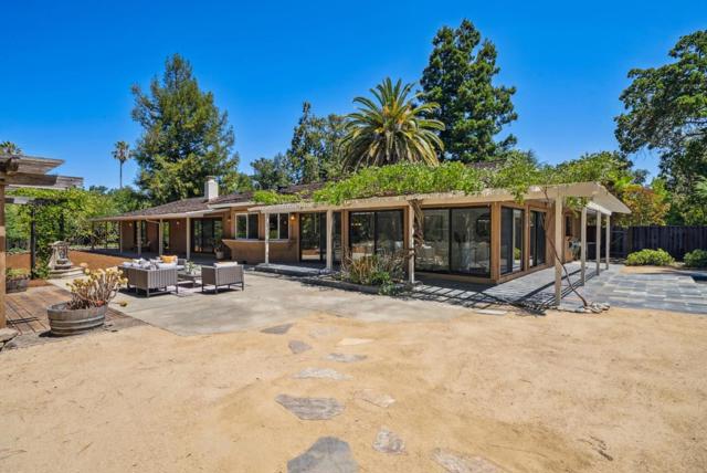 19521 Tweed Court, Saratoga CA: https://media.crmls.org/mediaz/0404e1bf-71c7-4639-9187-5ba61981cd58.jpg