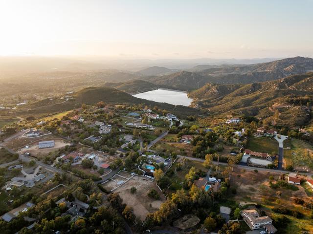 15017 Skyridge Road, Poway CA: https://media.crmls.org/mediaz/04050ee7-e64e-4fa2-bfa2-bc80096e8ad4.jpg