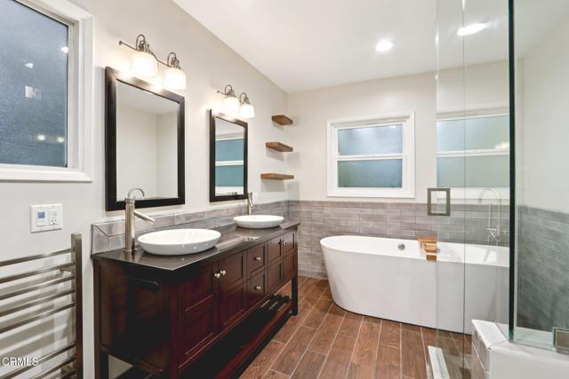 Detail Gallery Image 22 of 31 For 1255 Oak Circle Dr, Glendale,  CA 91208 - 3 Beds | 2 Baths