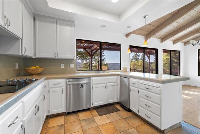 25435 Hutchinson Road, Los Gatos CA: https://media.crmls.org/mediaz/04051e7d-93fa-407f-a773-99e736b1b1d3.jpg