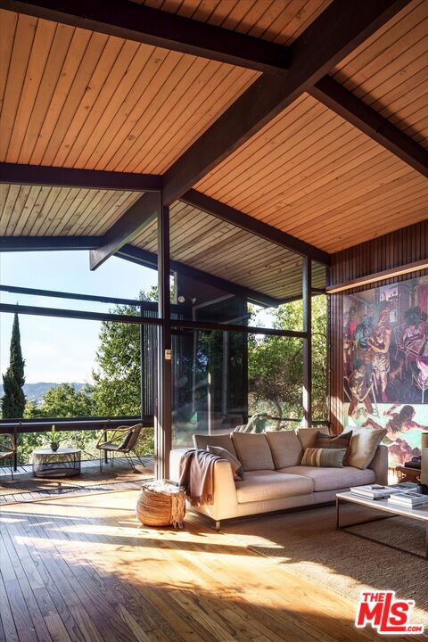 Image 21 of 53 For 1966 Lucile Avenue