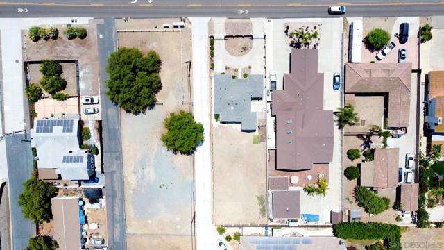 5361 Central Ave, Bonita CA: https://media.crmls.org/mediaz/04057518-355b-49d1-a52a-21986be137c0.jpg