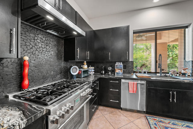 7 Chopin Court, Rancho Mirage CA: https://media.crmls.org/mediaz/0405e976-9f88-46d3-bece-730c309068a1.jpg