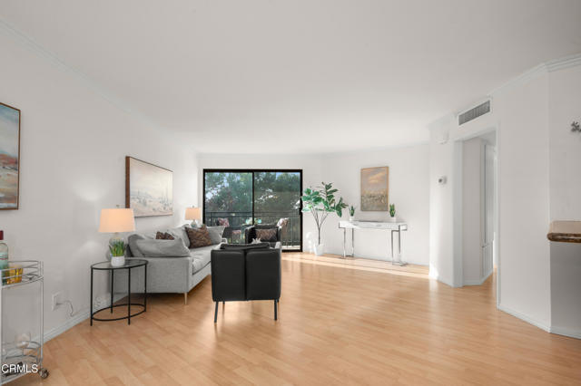 Detail Gallery Image 6 of 45 For 4499 via Marisol #321,  Los Angeles,  CA 90042 - 2 Beds | 2 Baths