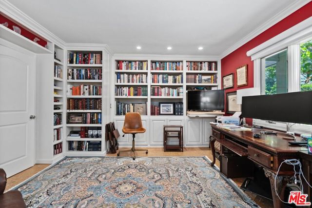 24753 Mulholland Highway, Calabasas CA: https://media.crmls.org/mediaz/04066373-595d-42b9-b125-28986861c9f0.jpg
