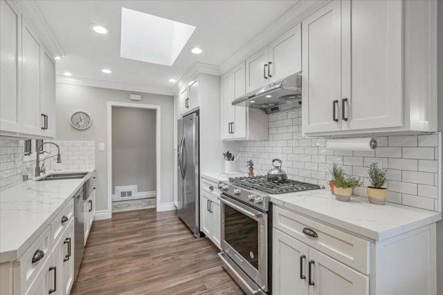 2560 La Mirada Drive, San Jose CA: https://media.crmls.org/mediaz/04067149-d2c8-4bc0-afb4-39a15f9680b6.jpg