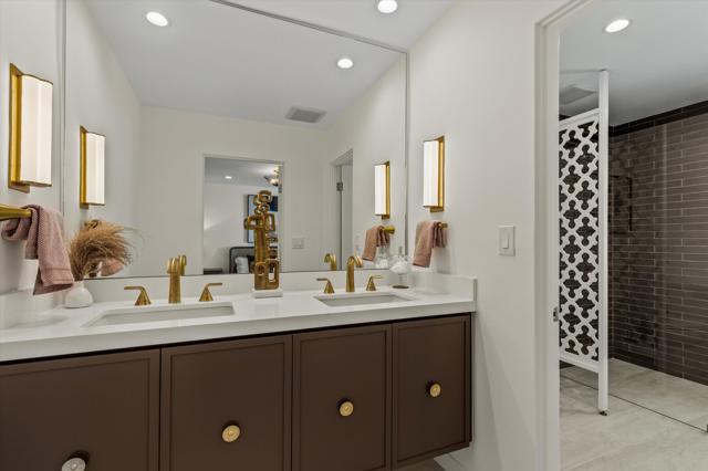 1177 S Farrell Drive, Palm Springs CA: https://media.crmls.org/mediaz/0406ffaa-ad20-4509-a283-61b367b94c6d.jpg