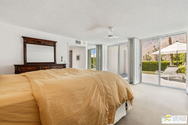 2723 S Kings Road, Palm Springs CA: https://media.crmls.org/mediaz/04075be9-5e9e-4dd9-a679-a87625c75b00.jpg