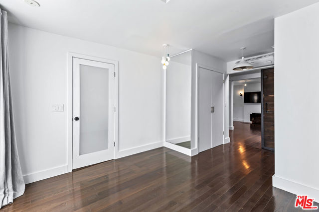 1939 Purdue Avenue, Los Angeles CA: https://media.crmls.org/mediaz/04079bd9-e2f6-47fb-b115-e84ab5eaeaad.jpg