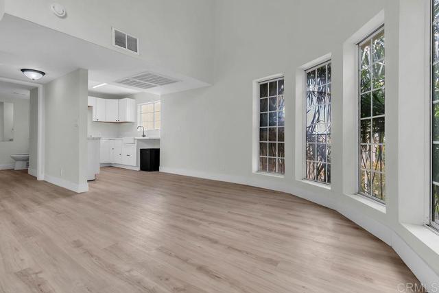Detail Gallery Image 4 of 23 For 12130 Ohio Ave #302,  Los Angeles,  CA 90025 - 3 Beds | 3/1 Baths