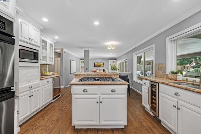 519 Ellesmere Dr, Walnut Creek CA: https://media.crmls.org/mediaz/0409cba5-376b-4991-9bcf-ebb3bd71458f.jpg