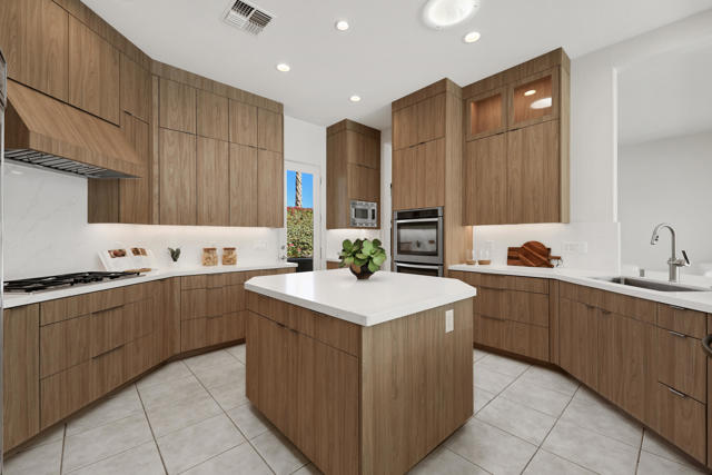 Image 4 of 53 For 77080 Sandpiper Drive