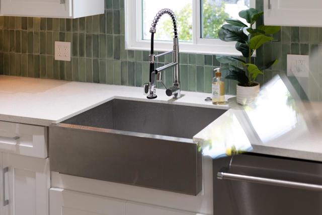 518 King Street, Santa Cruz CA: https://media.crmls.org/mediaz/040a17ee-d81a-45f0-94f2-0b61e19b3782.jpg