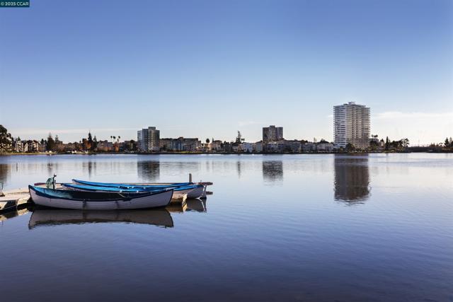 58 Vernon St, Oakland CA: https://media.crmls.org/mediaz/040c0ce9-e508-4f90-bff5-704330cf7e4a.jpg