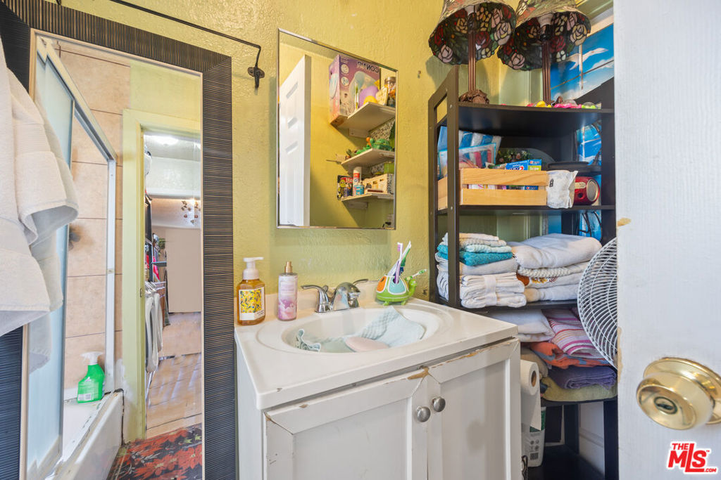 MLS #25570667 img 36