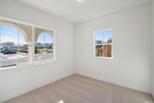 605 Santa Ynez Way, Marina CA: https://media.crmls.org/mediaz/040cdd63-a599-4c9c-b2cc-3c1f7bf3e110.jpg
