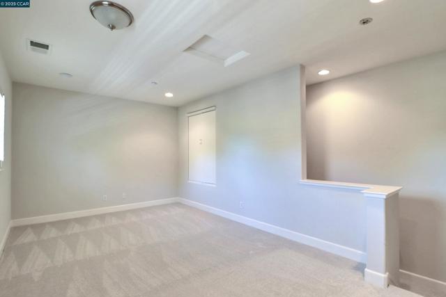 136 Sugarloaf Ct, Alamo CA: https://media.crmls.org/mediaz/040ced31-2da4-401e-9b66-e590304db204.jpg