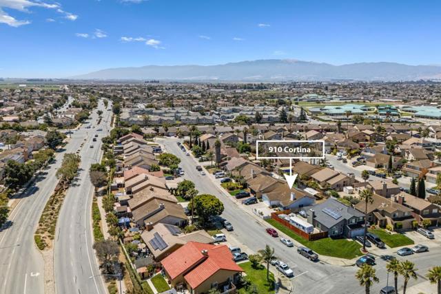 910 Cortina Way, Salinas CA: https://media.crmls.org/mediaz/040e1a55-4f39-4a90-a872-cc6dd7765ba9.jpg