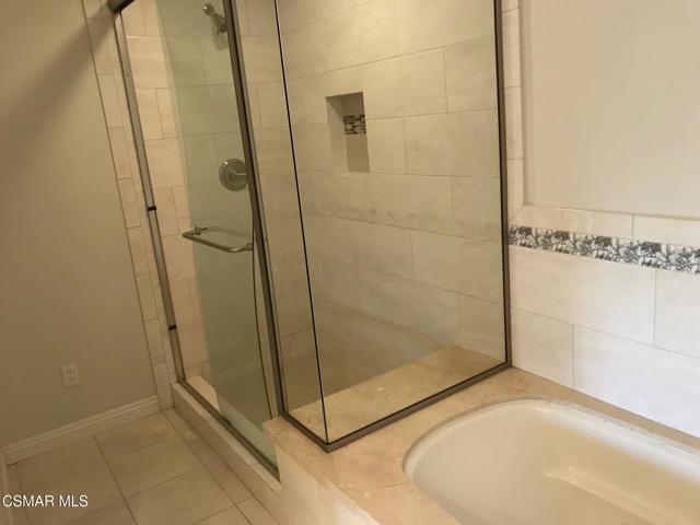 637 Arroyo Oaks Drive, Westlake Village CA: https://media.crmls.org/mediaz/040f37e6-1523-4fb6-8878-c3f50dccde6b.jpg