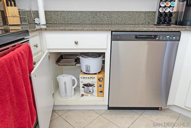 7455 Charmant Dr, San Diego CA: https://media.crmls.org/mediaz/040fbf1f-8ef8-4f3d-9aac-dc5250555bab.jpg