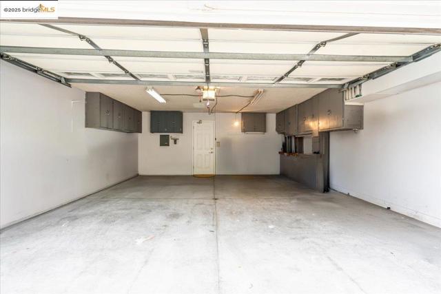 11772 Cranford Way, Oakland CA: https://media.crmls.org/mediaz/0410225a-31d5-49f1-b53b-887c5d1375fc.jpg