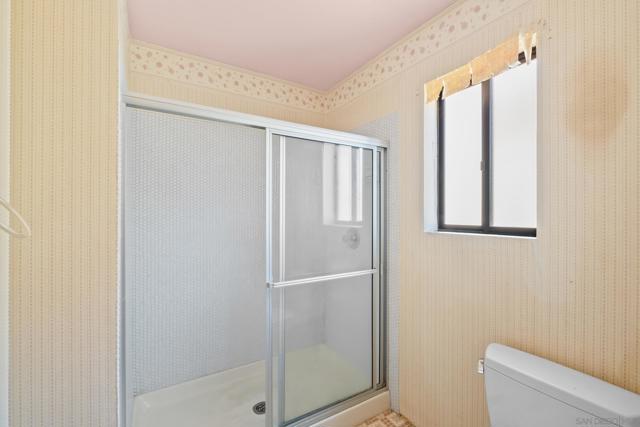 2818 Forest View Way, Carlsbad CA: https://media.crmls.org/mediaz/04114396-4998-4bb2-b3ff-e7dae66ae7de.jpg