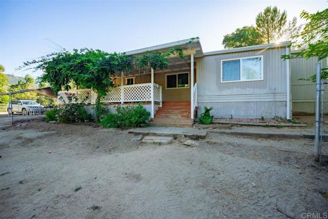 16635 Highland Valley Rd, Ramona CA: https://media.crmls.org/mediaz/041172b1-d23b-490c-b78f-b1533373f044.jpg