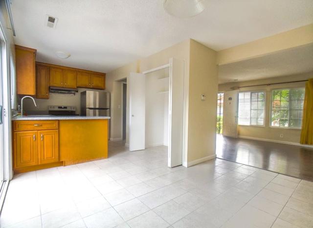34114 Chamberlain Terrace, Fremont CA: https://media.crmls.org/mediaz/04118ac5-b283-4616-99c2-839677160762.jpg