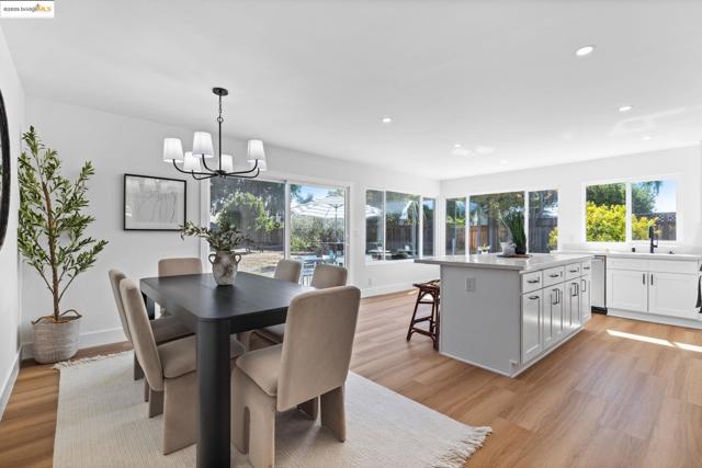 34841 Potomac River Pl, Fremont CA: https://media.crmls.org/mediaz/0411c79b-1bb4-4f9c-a228-ffdc800fc36e.jpg