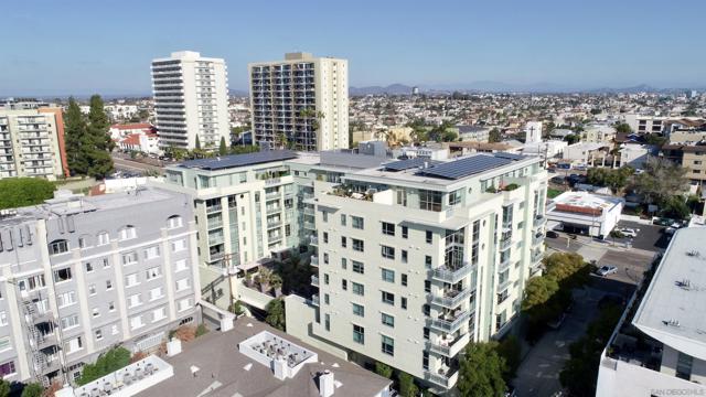 3812 Park Blvd, San Diego CA: https://media.crmls.org/mediaz/0411e47a-2b62-4555-8142-e69b77f5ac1d.jpg