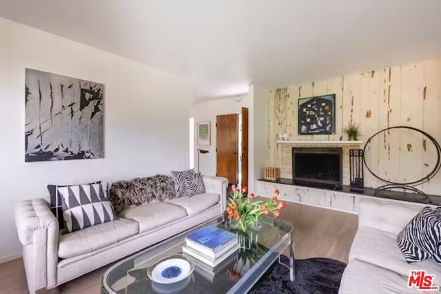 702 Cavanagh Road, Glendale CA: https://media.crmls.org/mediaz/04127127-4e94-4cce-b6d5-d02648780975.jpg