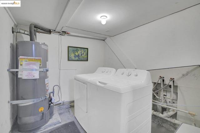 2406 10th, Berkeley CA: https://media.crmls.org/mediaz/0412d197-2d76-488c-9cce-364499dd2e0f.jpg