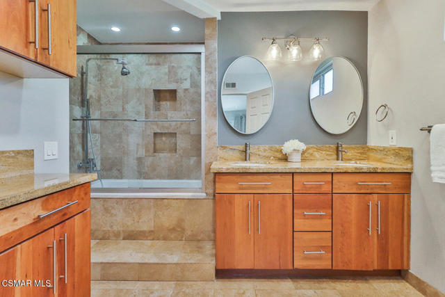 434 Vista Dorado Lane, Oak Park CA: https://media.crmls.org/mediaz/04134018-1b10-487b-a93b-51b1eb2e7250.jpg