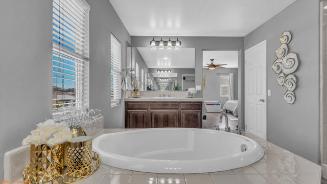 37434 Bradford Drive, Indio CA: https://media.crmls.org/mediaz/04137f06-4853-48c0-ac6d-9313201ee935.jpg