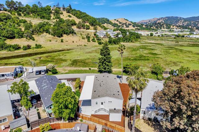 258 Yosemite Road, San Rafael CA: https://media.crmls.org/mediaz/041402a3-7ecc-4ebb-9e82-13a3a9627a28.jpg