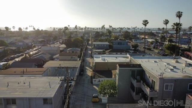 4922 Muir Ave, San Diego CA: https://media.crmls.org/mediaz/04142bf4-aecf-4b14-af81-993e3dd43e92.jpg