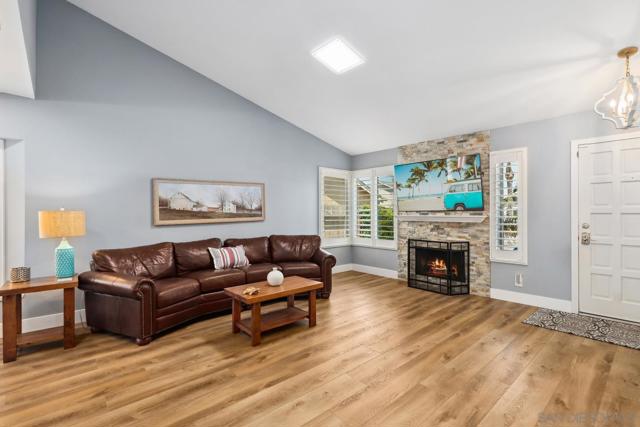 1683 Mustang Way, Oceanside CA: https://media.crmls.org/mediaz/04148a6d-65f8-42ee-9633-5bd240ad0370.jpg