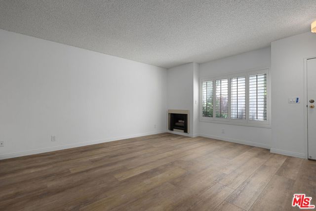 12951 Riverside Drive, 4 photo 8
