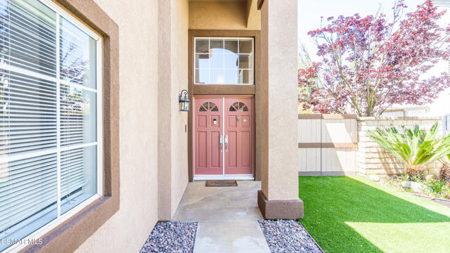 1796 Rock Spring Street, Newbury Park CA: https://media.crmls.org/mediaz/0414b7a4-54be-4516-a2e4-d50cba857dab.jpg